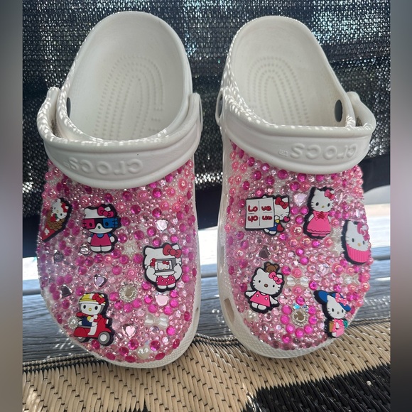 Hello Kitty Custom Crocs 💗💓💕 - Picture 4 of 5